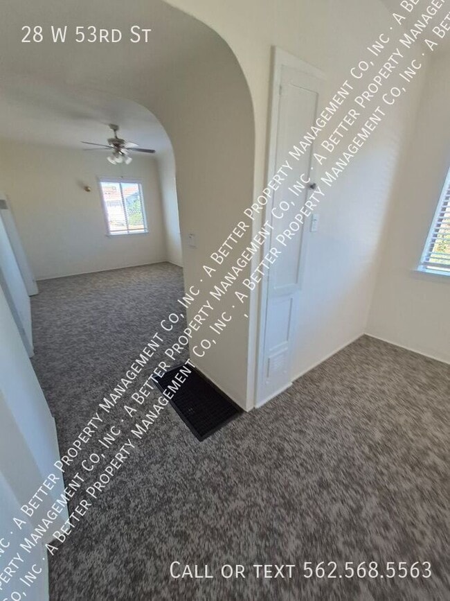 Photo - 28 W 53rd St