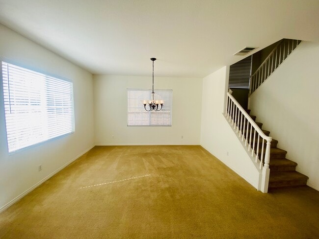 Photo - 2306 Cornflower Way