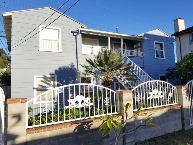 Building Photo - 2100 Cabrillo Ave Unit 2106