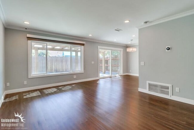 Photo - Charming 3Bdm 2.5Ba Townhome in the Clairemont Mesa Community!