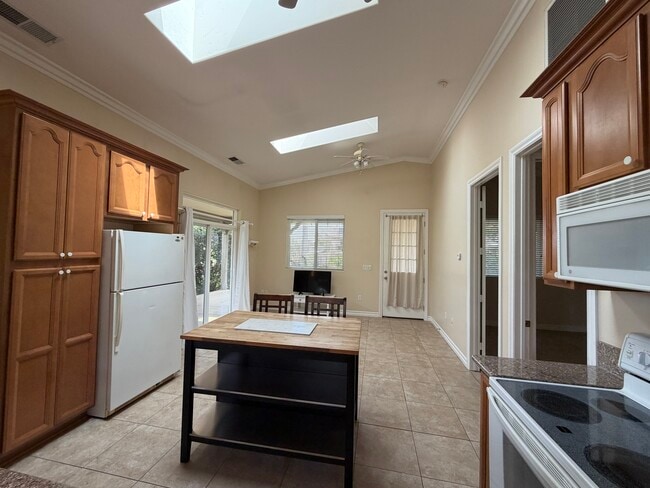 Photo - 12743 Larchmont St