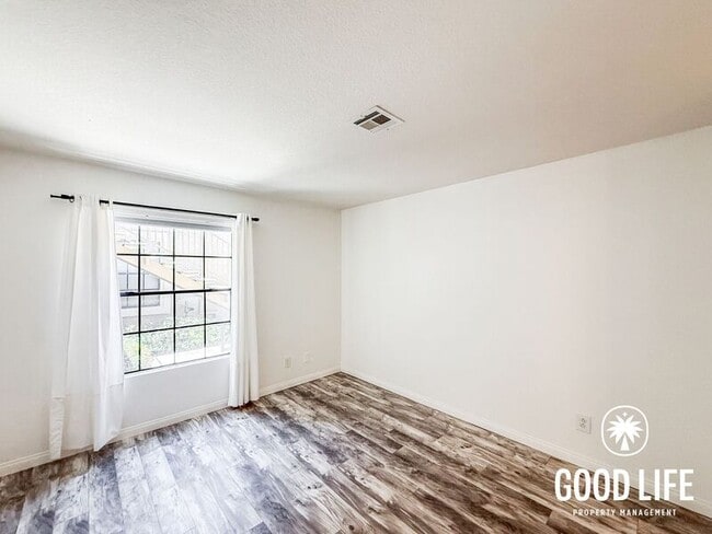 Photo - 10303 Azuaga St Unit 15