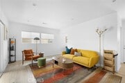 Photo - 319 N Kenwood St Townhome
