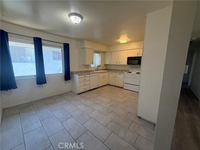 Photo - 11246 Benton St
