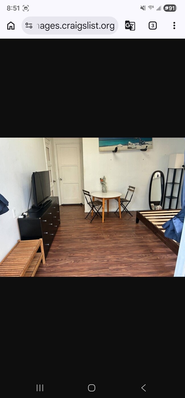 Photo - 305 N Venice Blvd