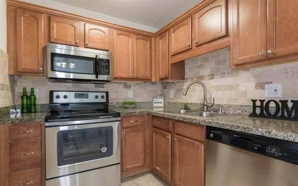 Building Photo - 1350 N Escondido Blvd Unit 1350 N Escondido Blvd #60