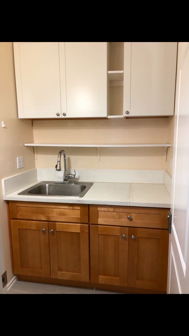 Photo - 1059 E Badillo St