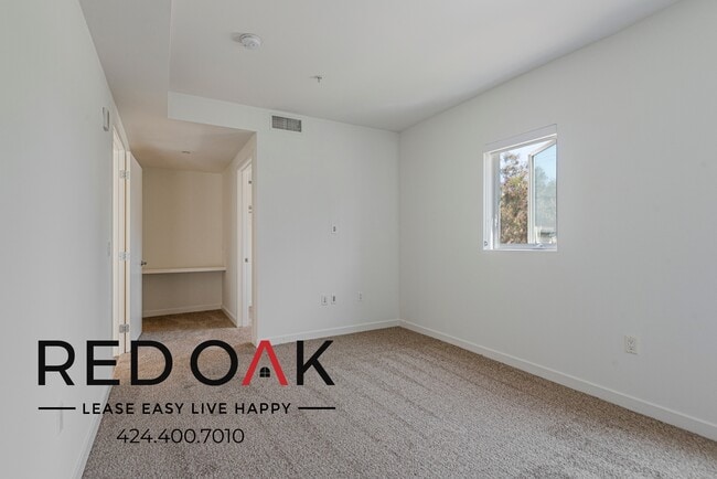 Photo - 11405 Chandler Blvd Unit 401