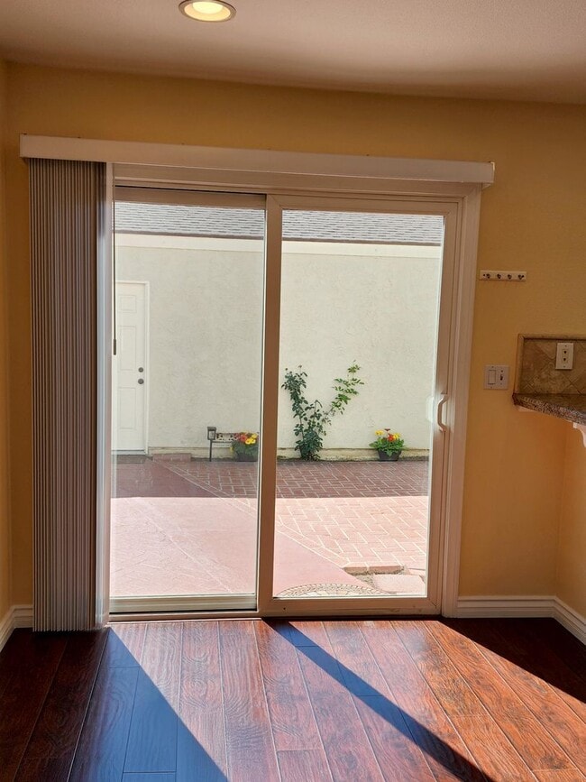 Photo - Bright & Beautiful Home Nestled Near Natur...