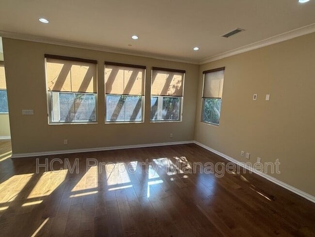 Photo - 105 Gemstone