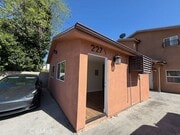 Photo - 227 E 84th St