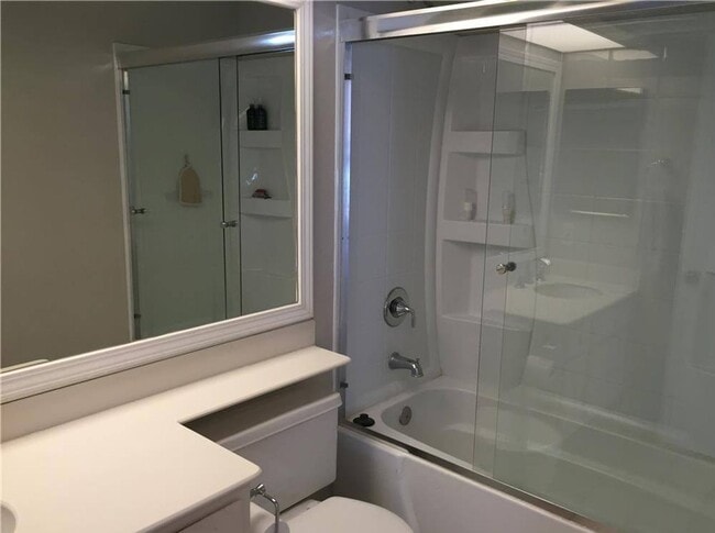 Photo - 2bed/1bath w/ 1 car garage in the heart of Mission Viejo Unit 168