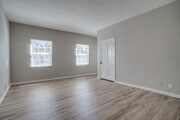 Photo - Beautifully Updated and Spacious 1B/1B in Belmont Shore! Unit B