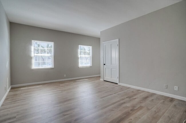 Photo - Beautifully Updated and Spacious 1B/1B in Belmont Shore! Unit B