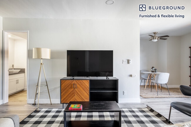 Photo - 330 N Crescent Dr Unit FL3-ID400