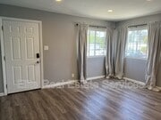 Photo - 6373 Osler St