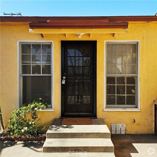 Building Photo - 3733 California Ave Rental