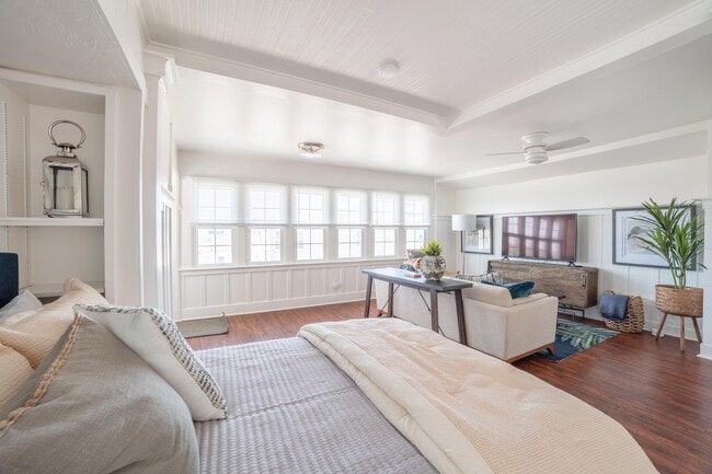 Photo - 2918 Manhattan Ave Unit 2918