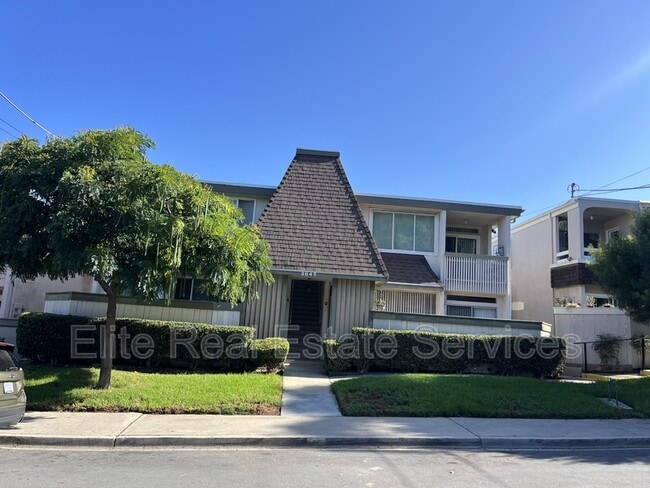 Photo - 3842 Basilone St