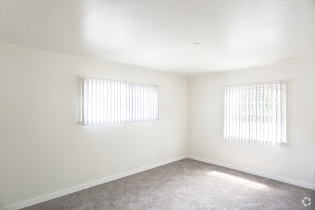 2BR,1BA-Bedroom - Radford