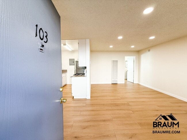 Photo - 6612 Sylmar Ave Unit 103