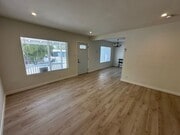 Photo - 7000 Glade Ave