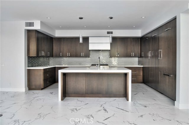 Photo - 621 Narcissus Ave