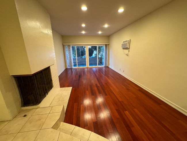 Building Photo - 1937 Pelham Ave