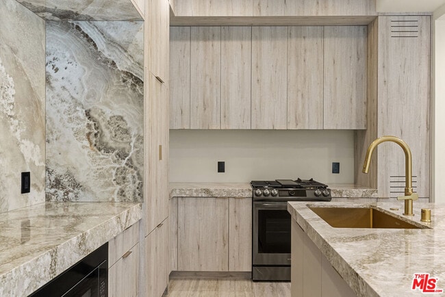 Photo - 1021 N Ogden Dr Unit 2