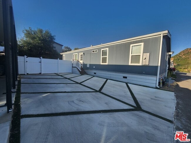 Photo - 30473 Mulholland Hwy