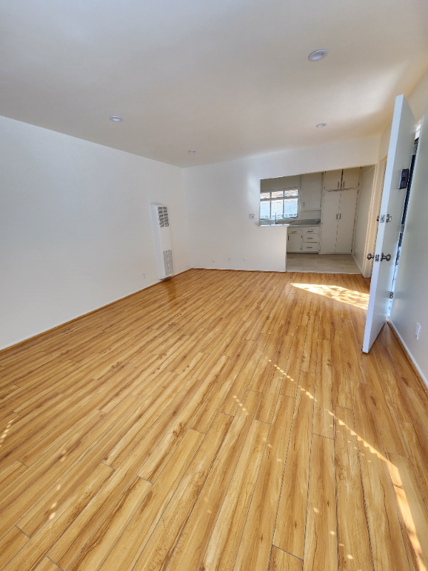 Photo - 17620 Burbank Blvd Apartment Unit 3