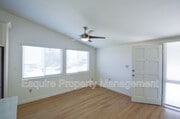 Photo - 285 Grandview Cir House