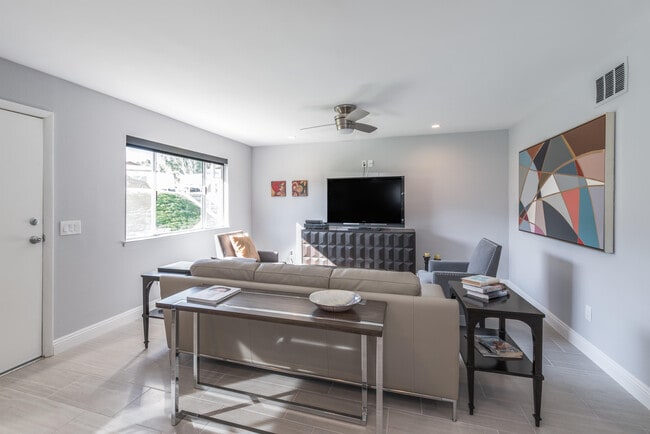 Photo - 72714 Willow St Unit 1