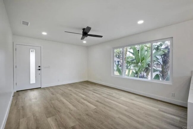 Photo - 162 Terracina Way Unit B