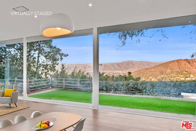 Building Photo - 7326 Pacific View Dr