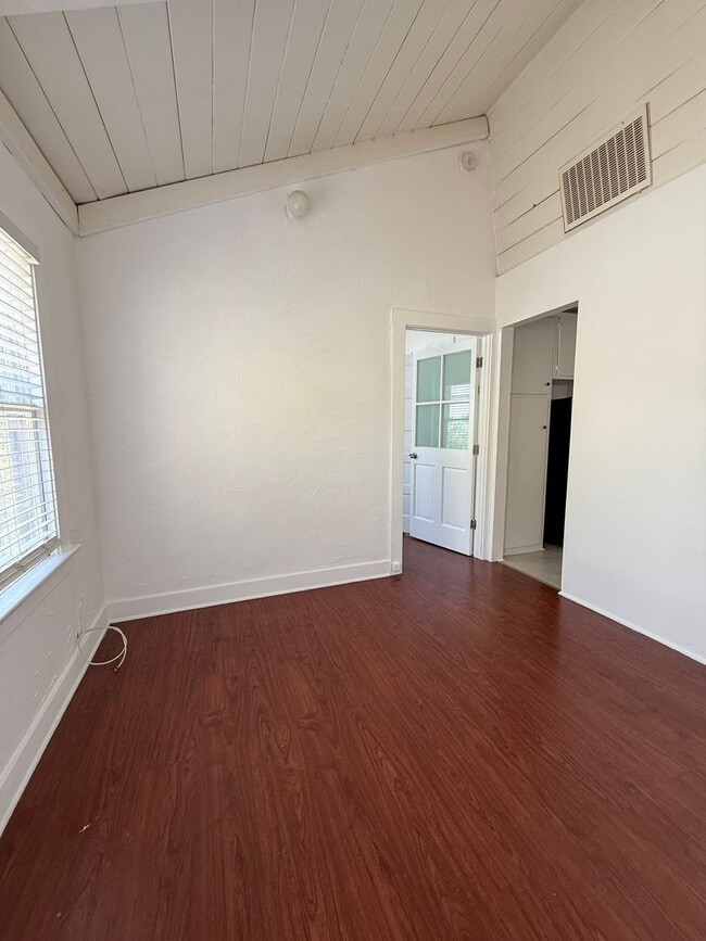 Photo - 6026 Eleanor Ave Unit 6026 #1/2