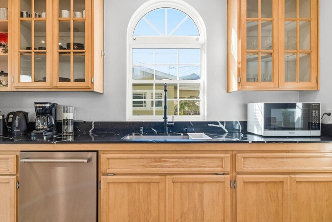 Photo - 3407 N Mountain View Dr Unit SI ID1382146P