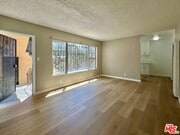 Photo - 533 W 75th St Unit 3