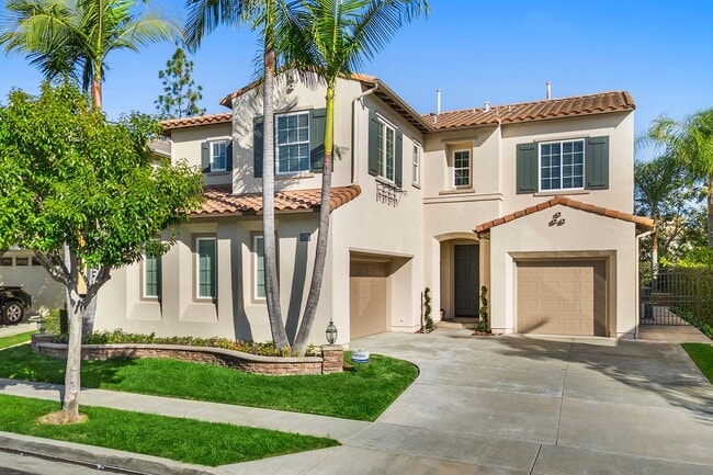 Photo - 2556 Pearblossom St