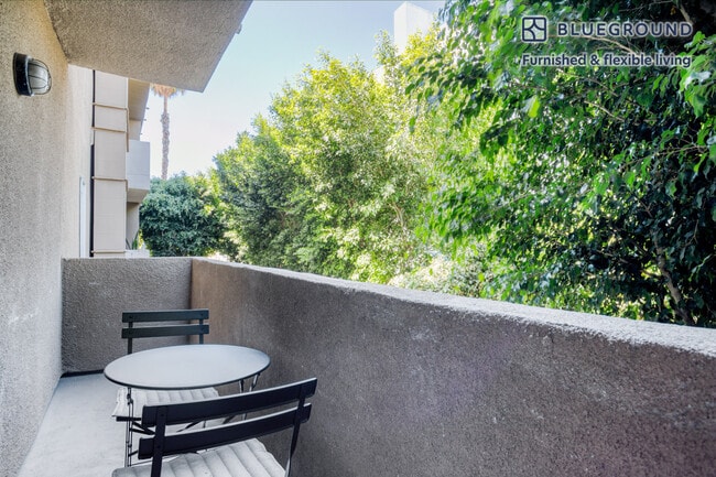 Photo - 1353 N Martel Ave Unit FL1-ID55