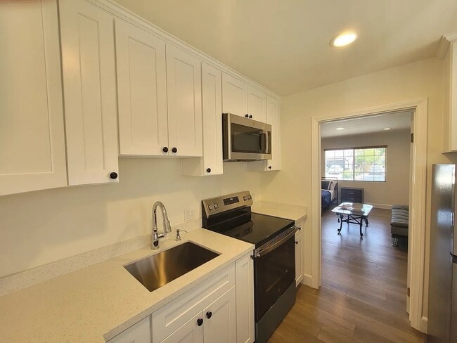 Photo - 6709 Lennox Ave