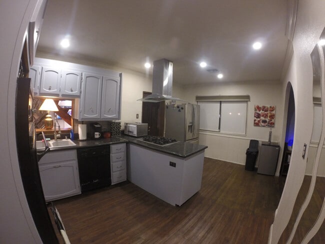 Photo - 6002 Hazelbrook Ave House