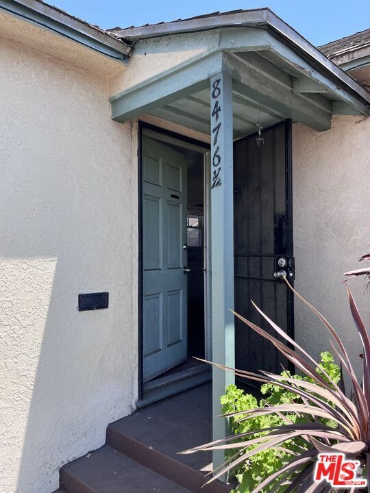Building Photo - 8472 Main St Unit 8476 1/2 Rental