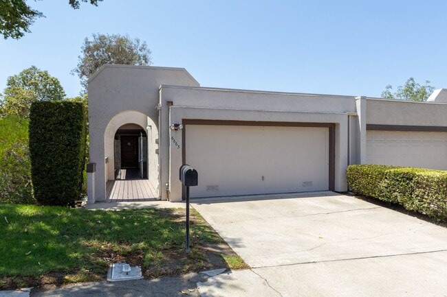 Building Photo - 6663 Reservoir Ln Unit 6663 Reservoir Lane
