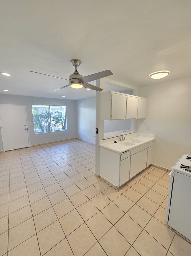 Photo - 4660 Kester Ave Unit 111