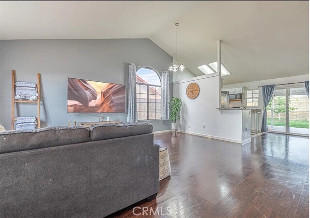 Photo - 37526 Rose St