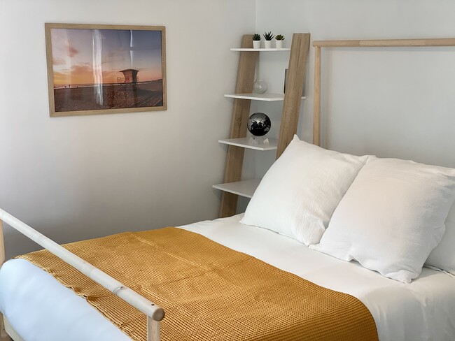 Photo - 2152 Oliver Ave