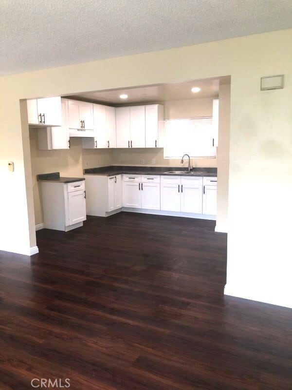 Photo - 10318 Main St