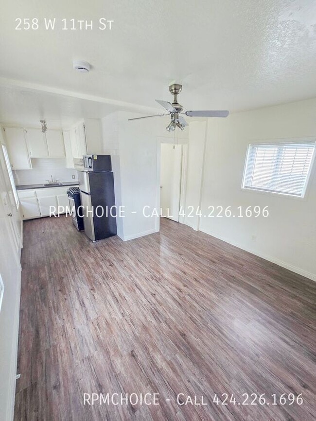 Photo - 258 W 11th St