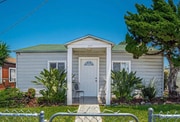 Photo - 639 Delaware St